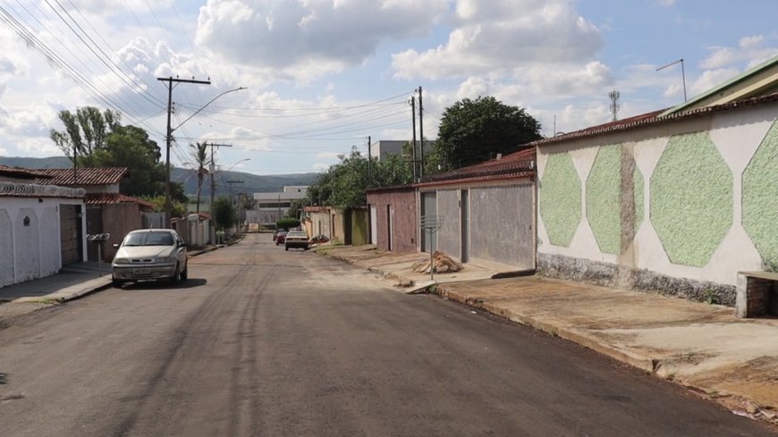 Rua Nice, no bairro Jardim Europa, é totalmente asfaltada pela Prefeitura de Sete Lagoas
