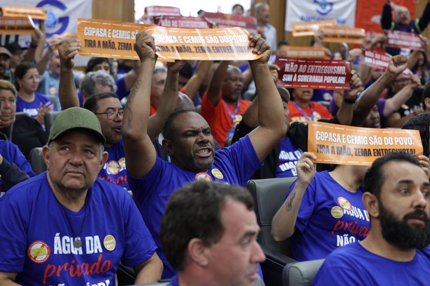 Sindicalistas e parlamentares denunciam venda de estatais COPASA e CEMIG