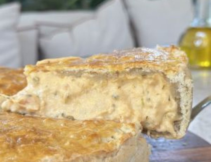 Bossa Bakery compartilha receita exclusiva de sua torta inspirada no Bobó de camarão